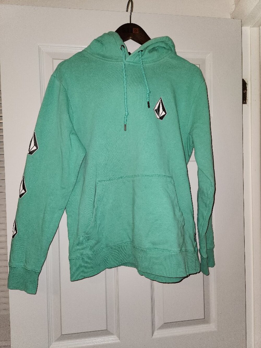 Volcom Mint Green Pullover Hoodie Unisex Size Small Surf Skate